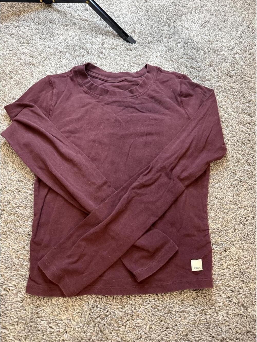 Vuori Long Sleeve Crew Neck Shirt in Burgundy